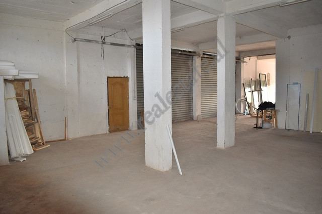 Warehouse for rent on the Tirana-Durres highway, in front of QTU.
The total area is 297 m2, organiz